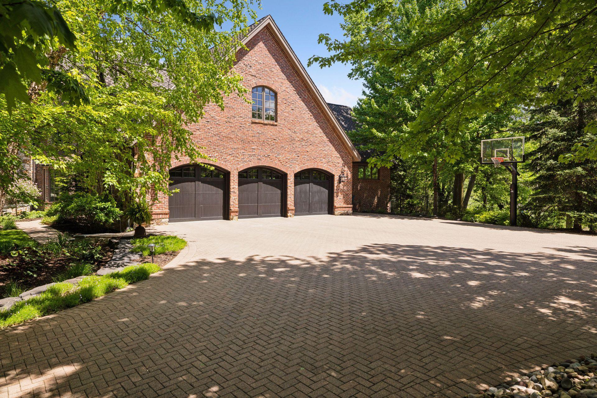 614 Hidden Creek Trail