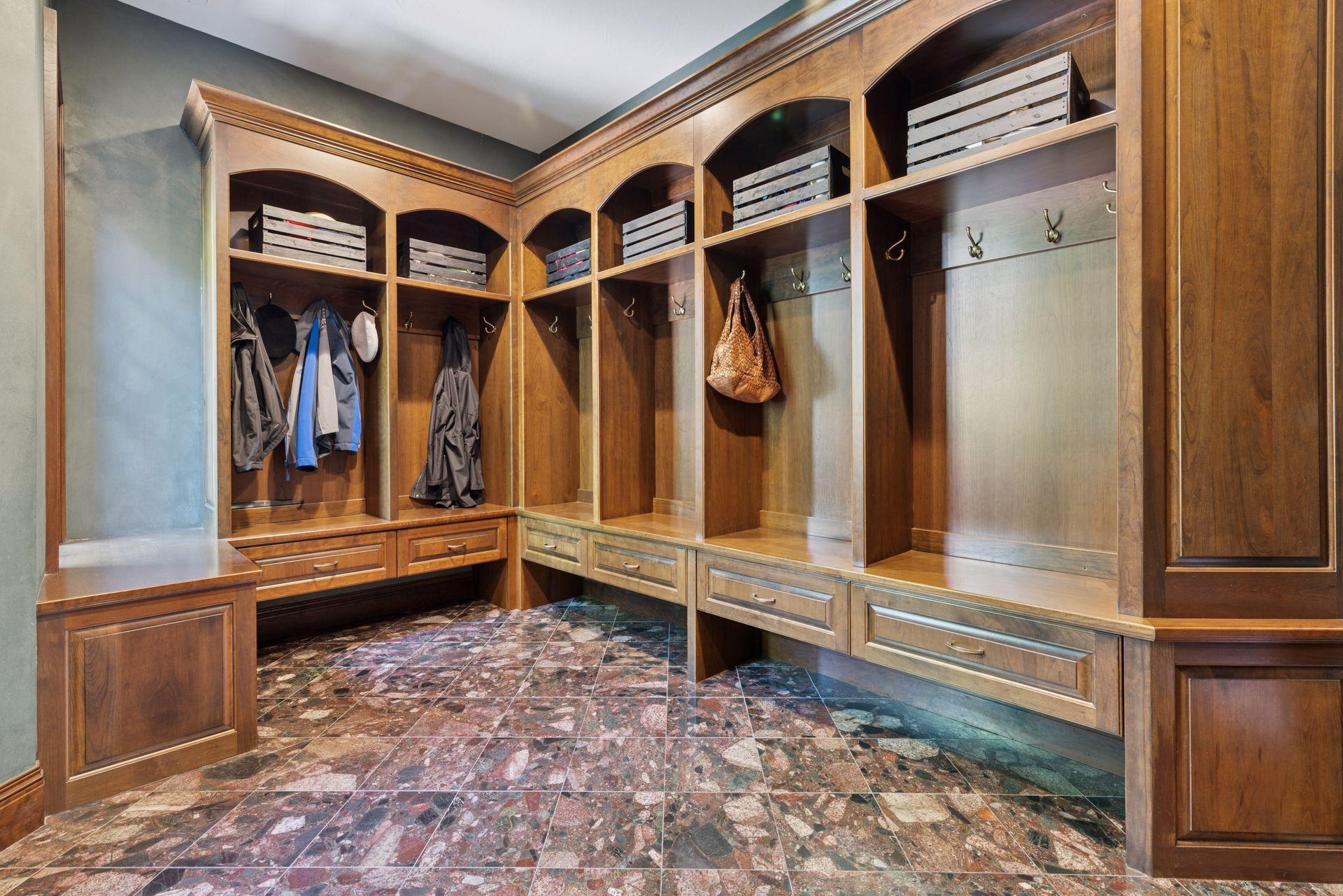 614 Hidden Creek Trail