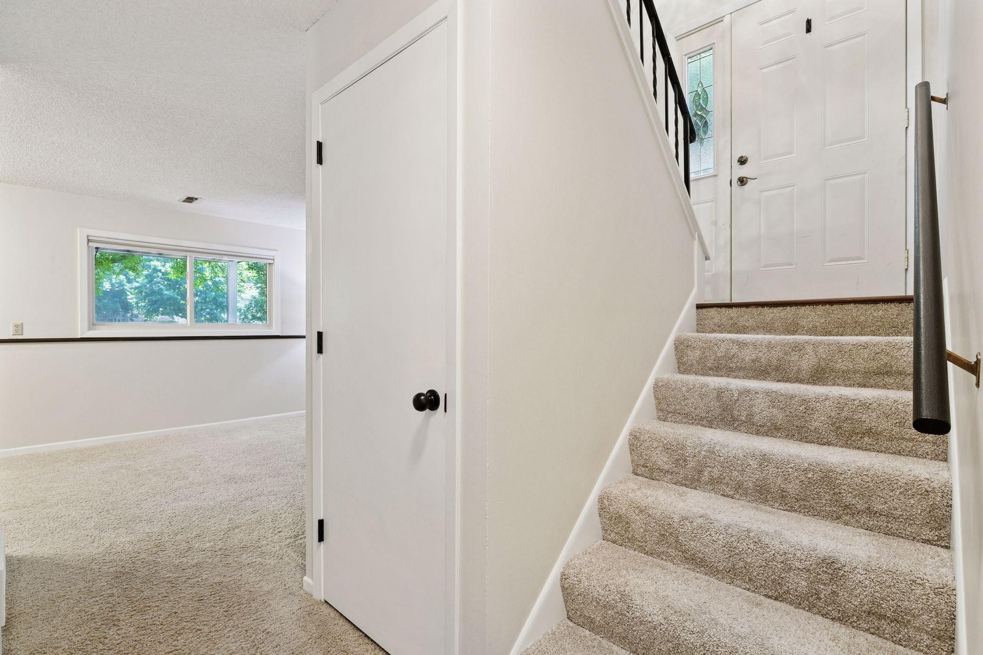1042 Pontiac Lane