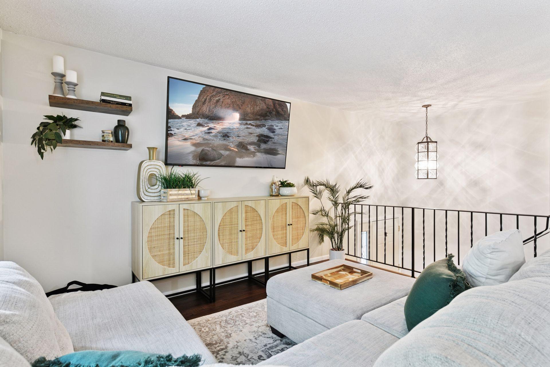 1042 Pontiac Lane