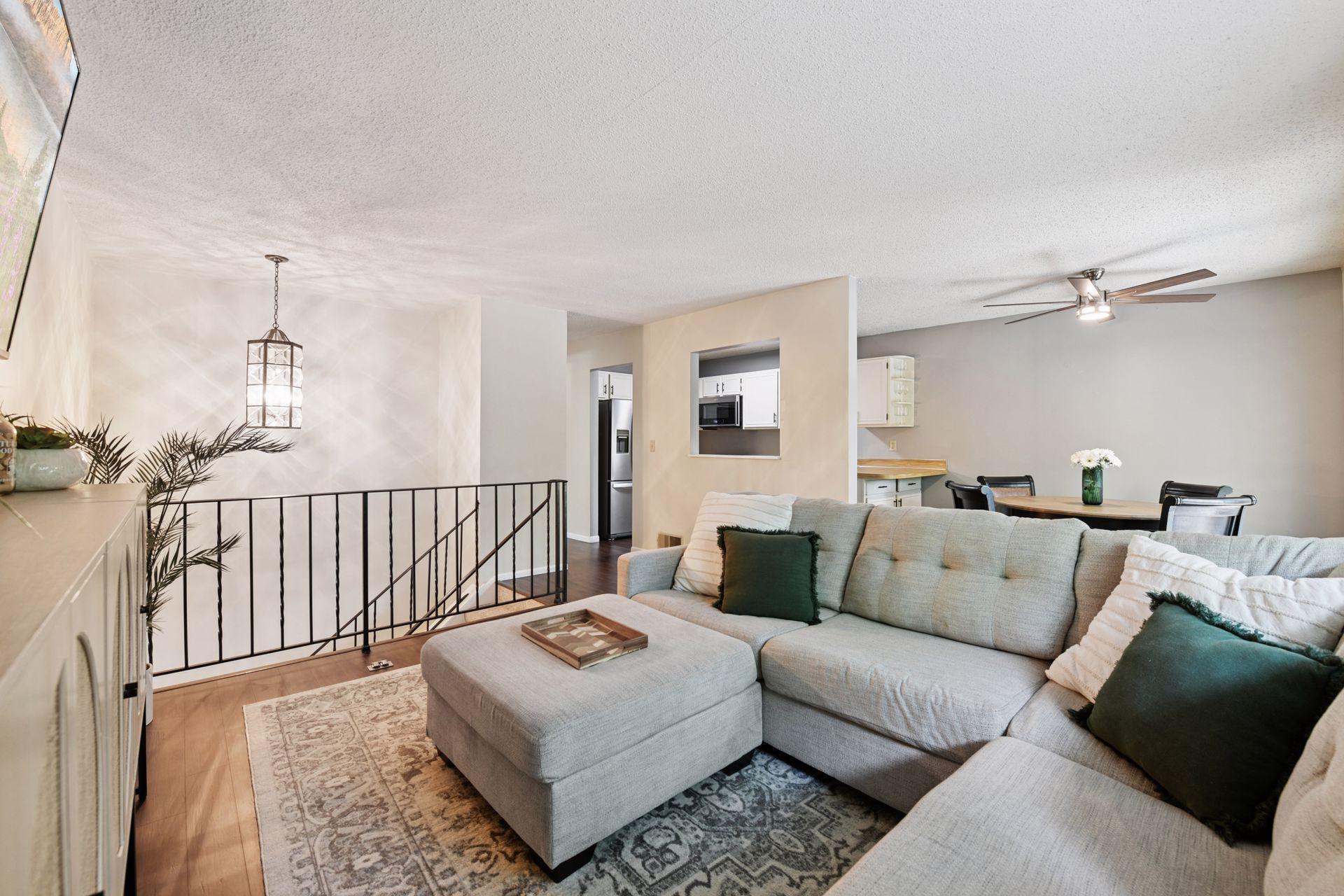 1042 Pontiac Lane