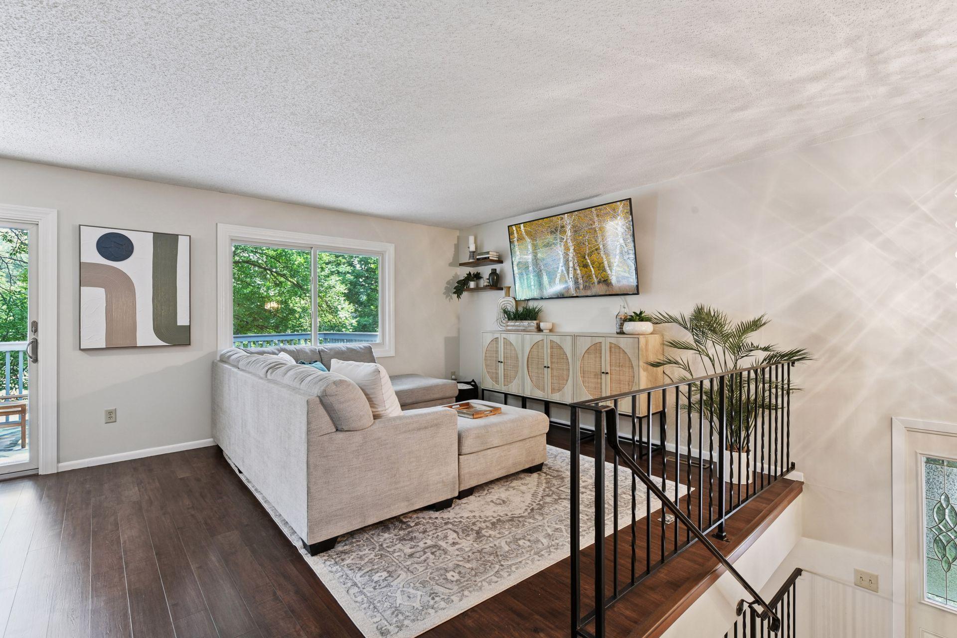 1042 Pontiac Lane