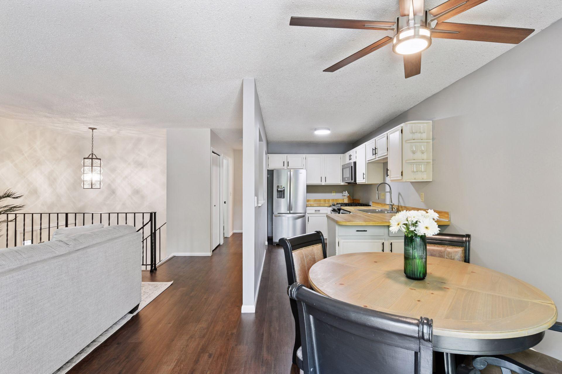 1042 Pontiac Lane