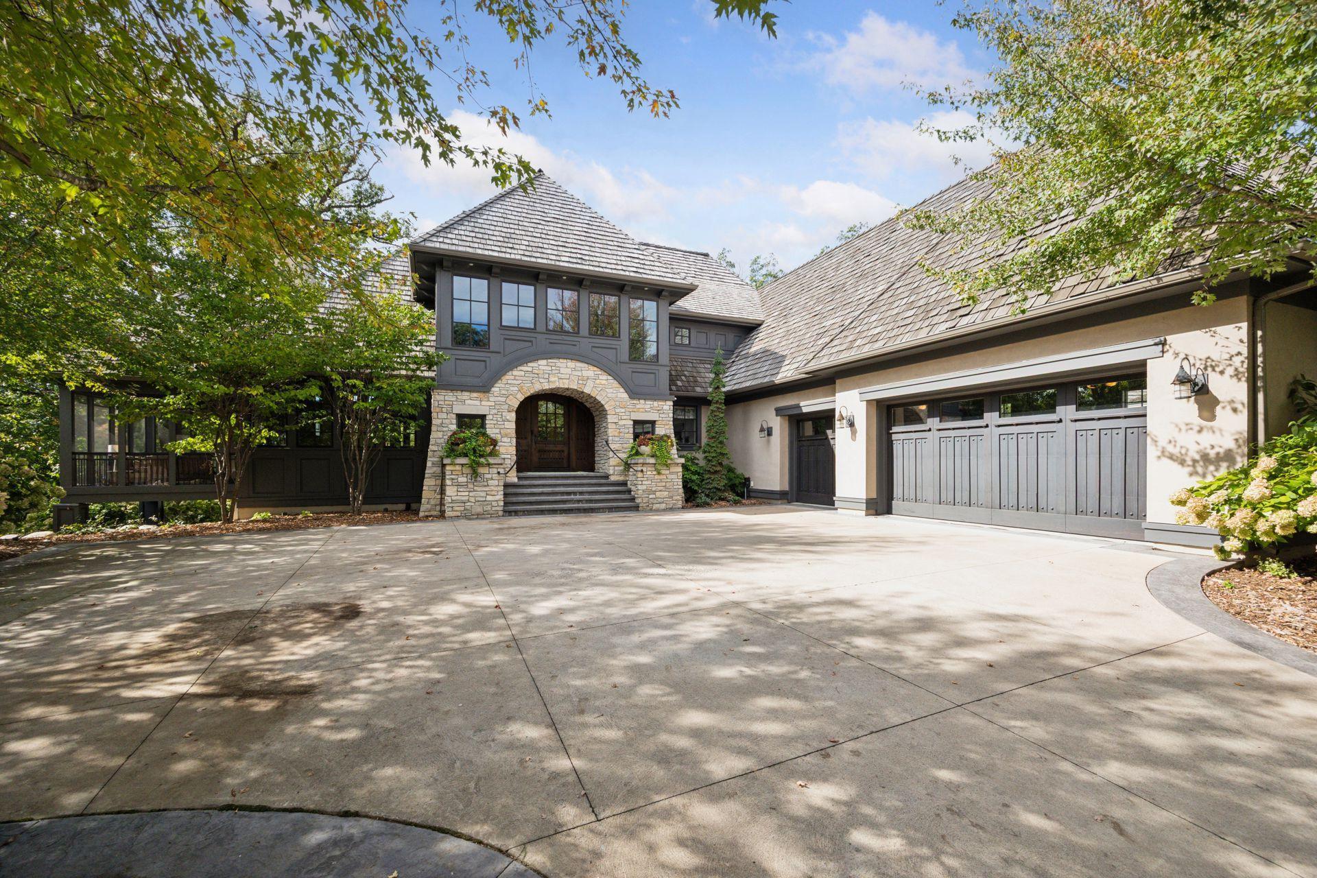 425 Carpenters Point