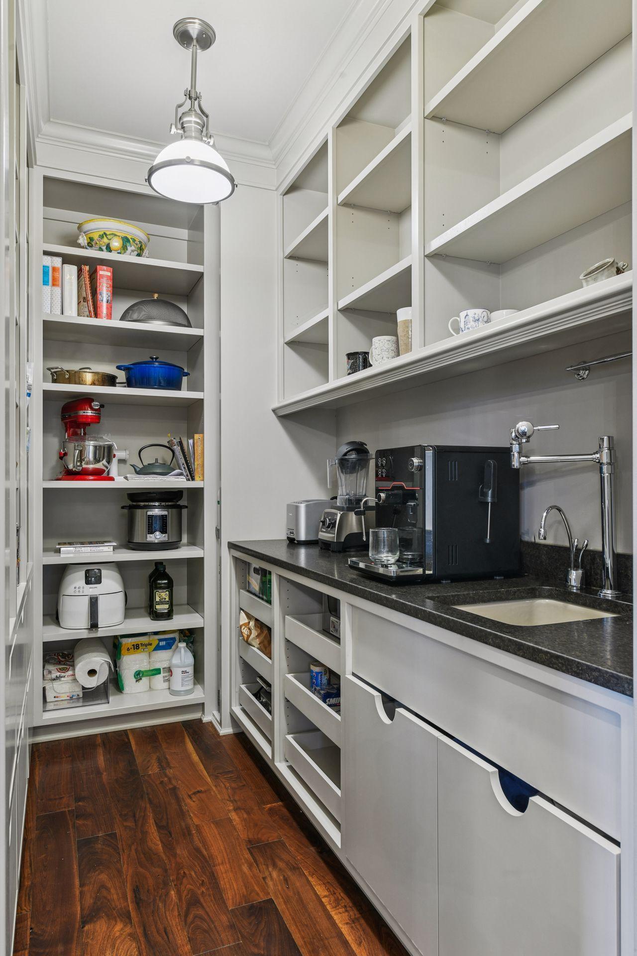 425 Carpenters Point