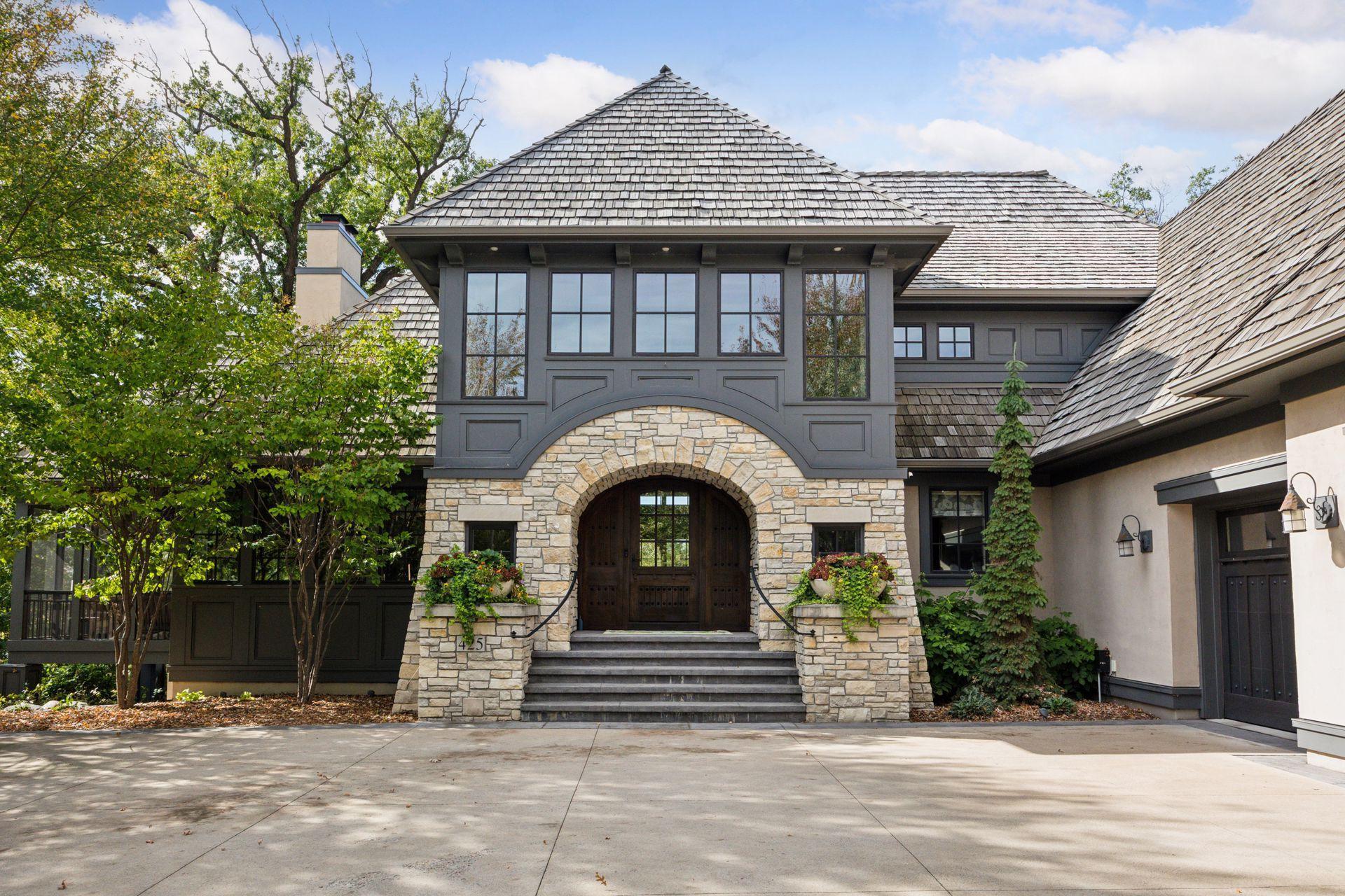 425 Carpenters Point