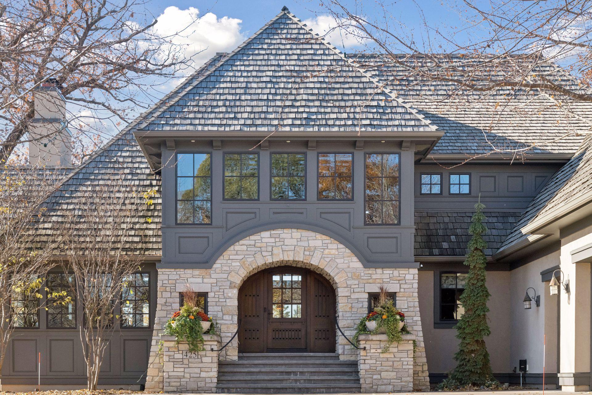 425 Carpenters Point