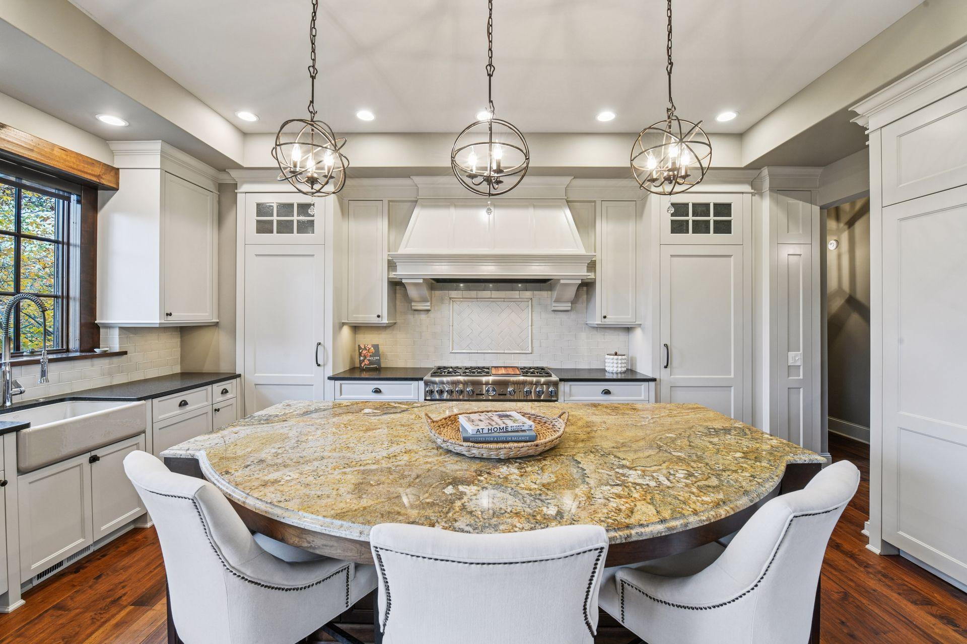 425 Carpenters Point