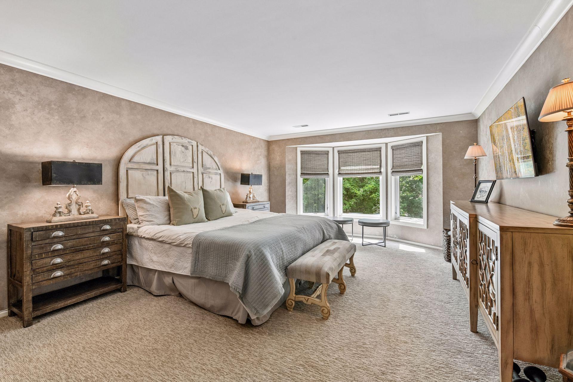 1140 Hollybrook Drive