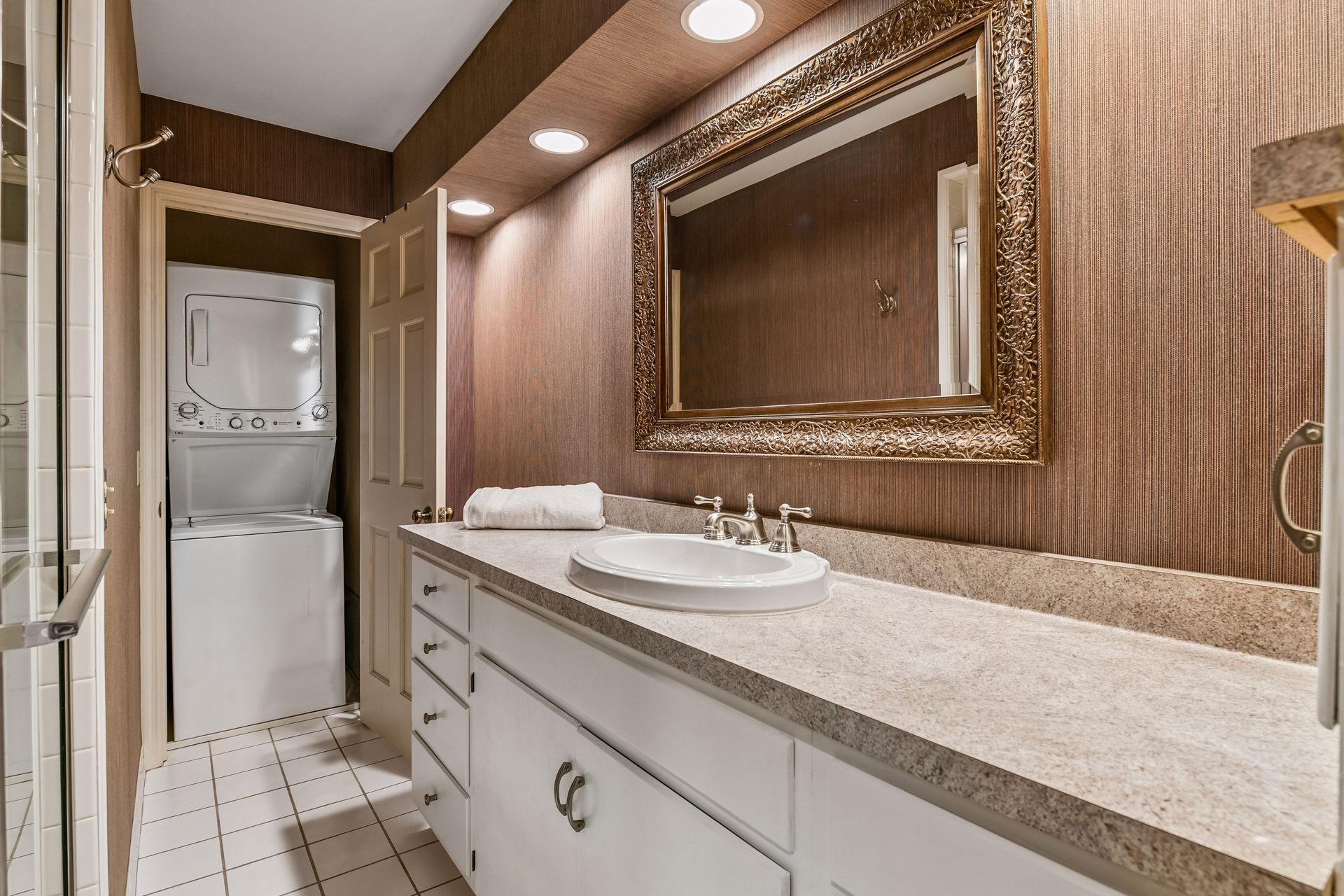 1140 Hollybrook Drive