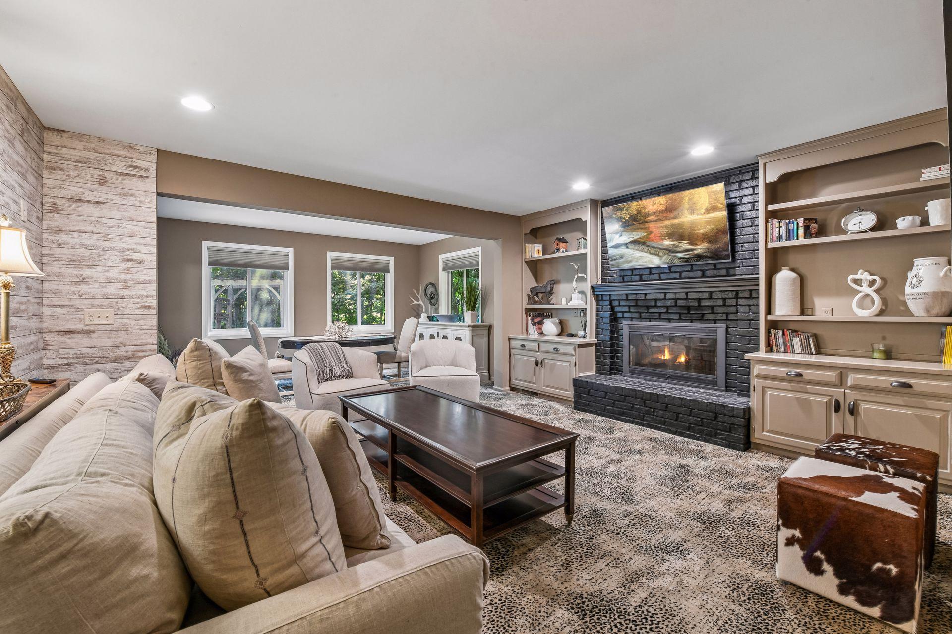 1140 Hollybrook Drive