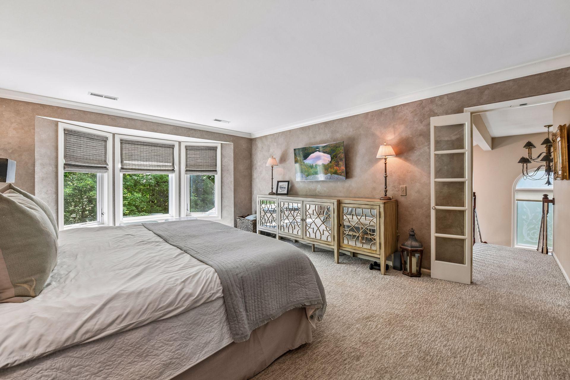 1140 Hollybrook Drive