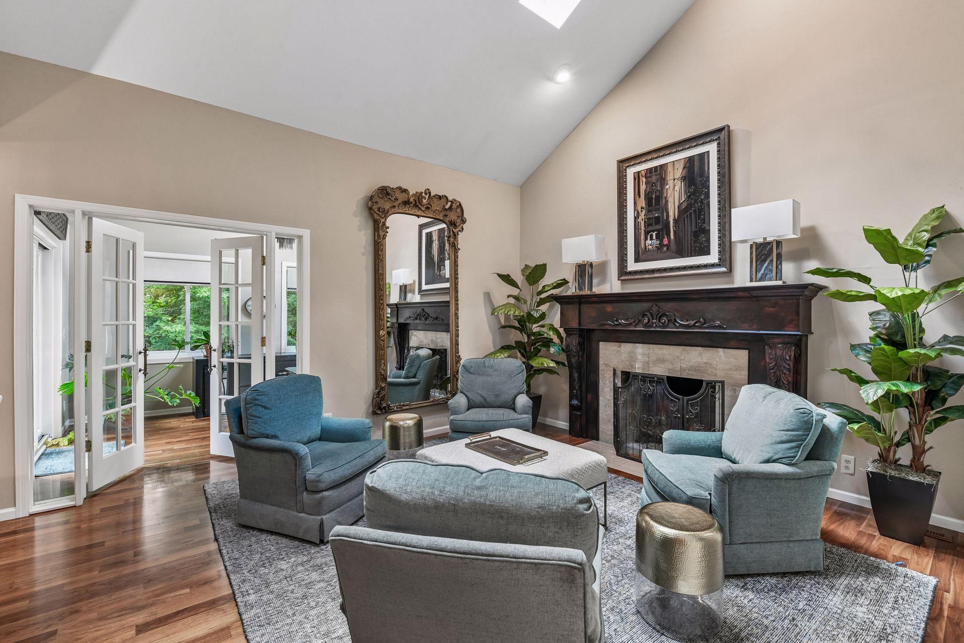 1140 Hollybrook Drive