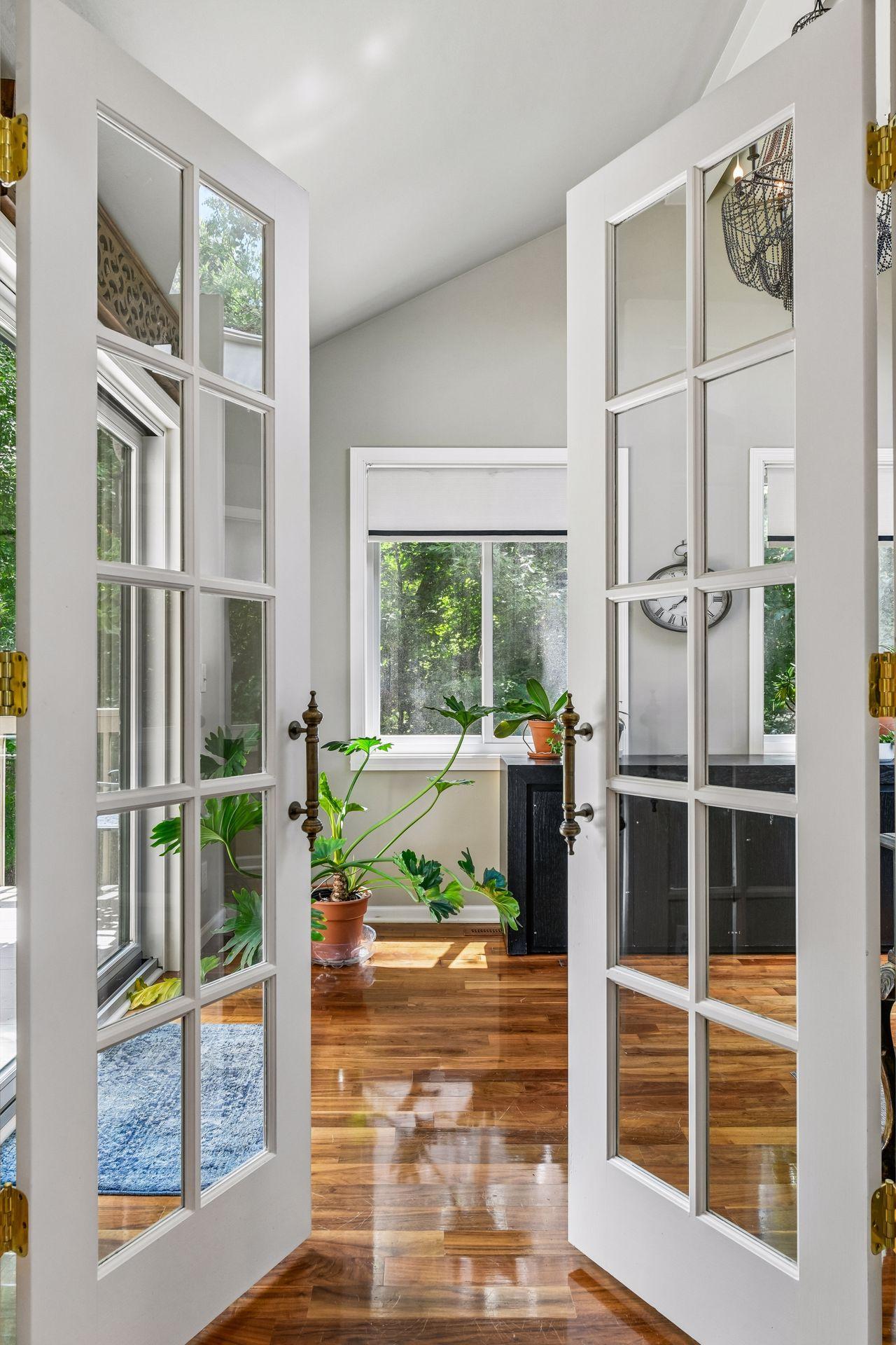 1140 Hollybrook Drive