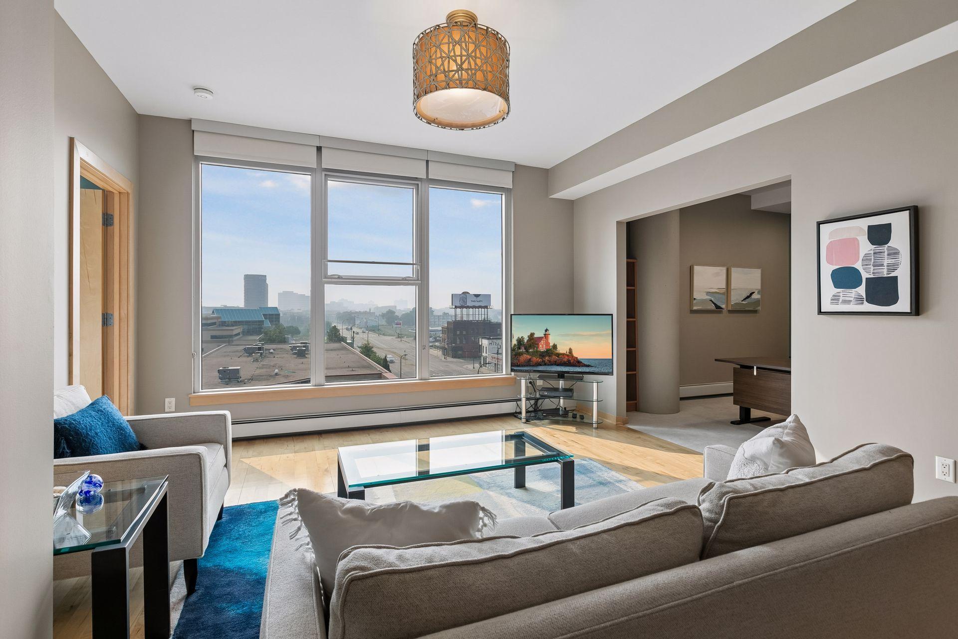 215 10th Avenue S Unit: 637