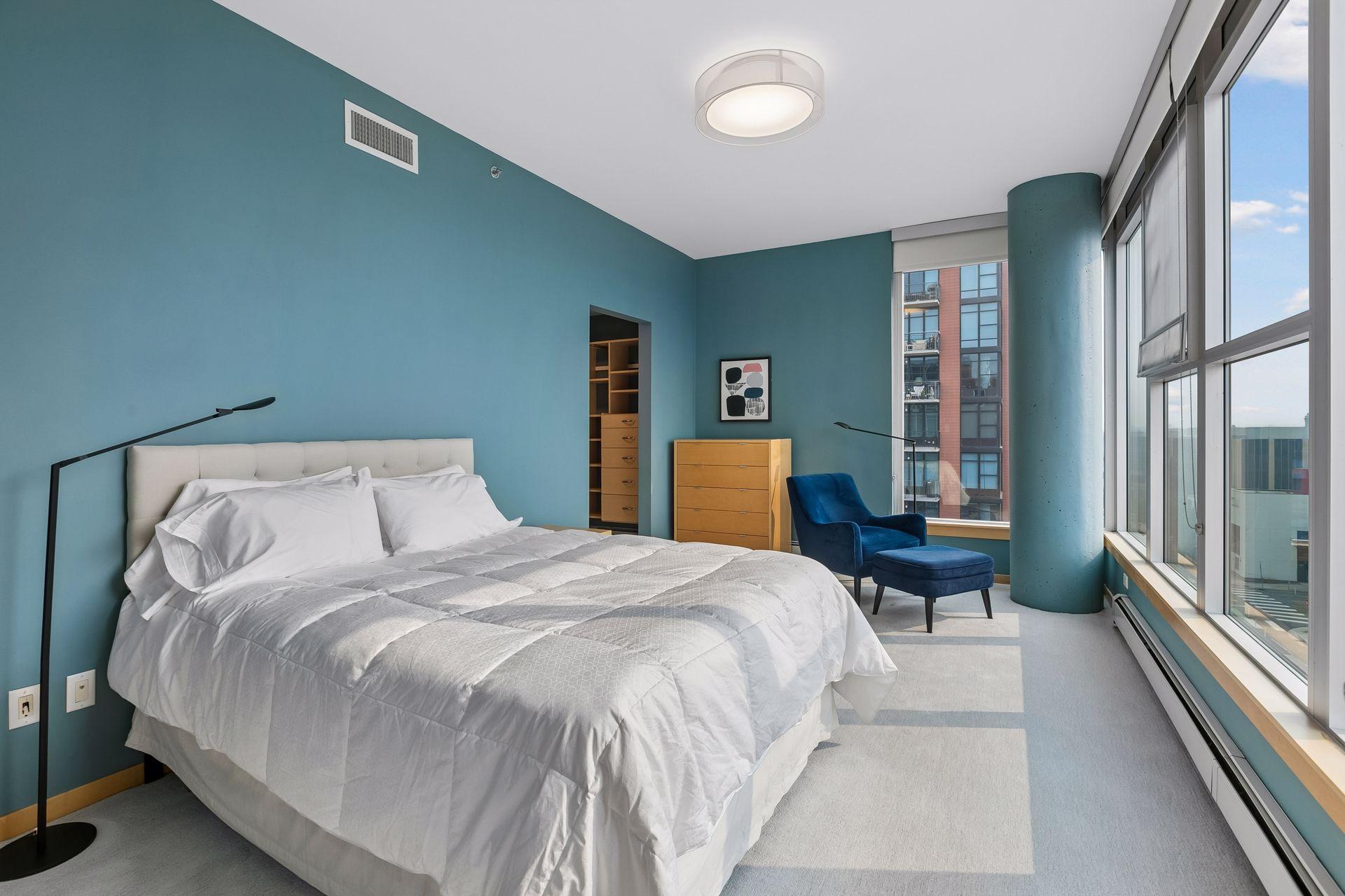 215 10th Avenue S Unit: 637