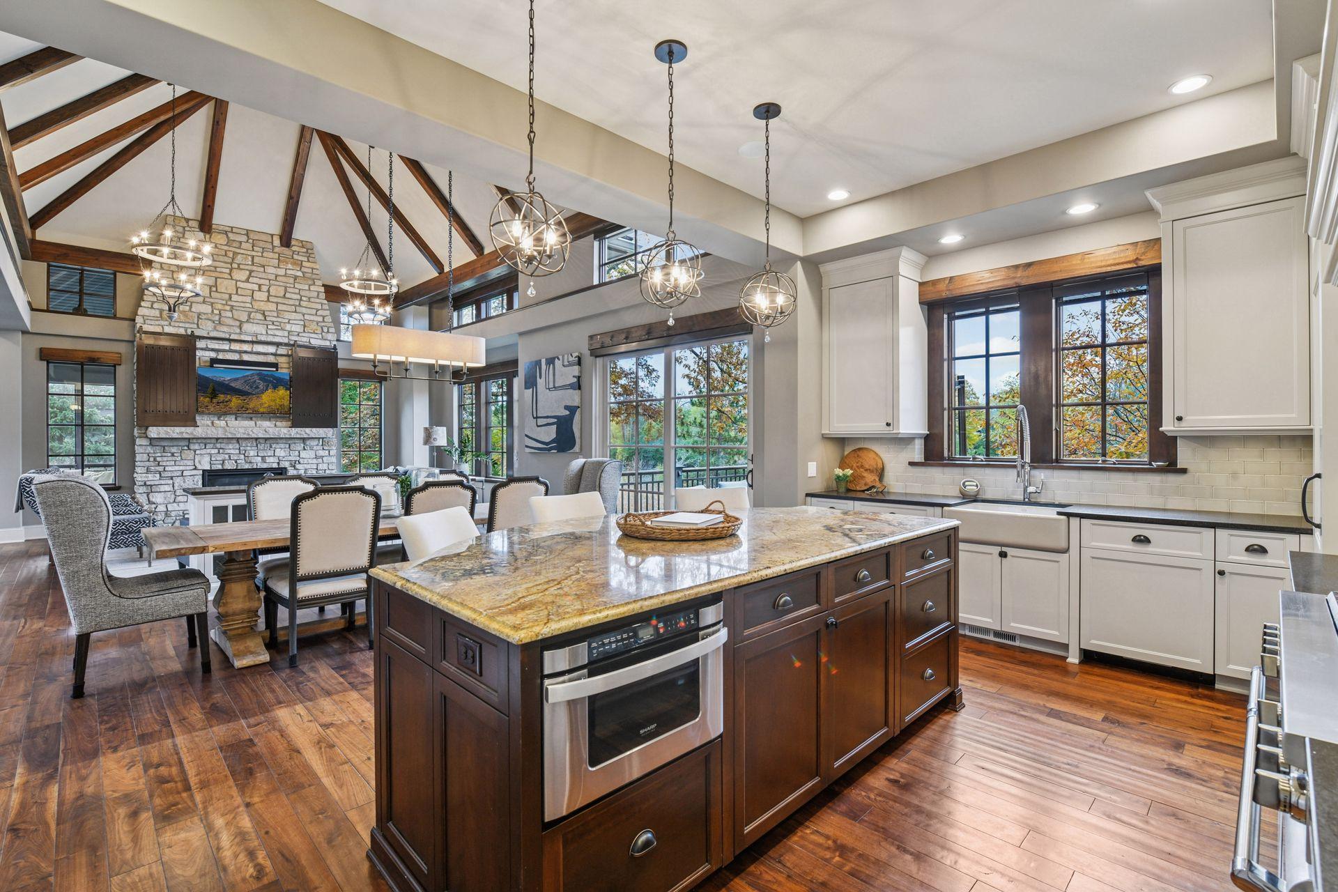 425 Carpenters Point