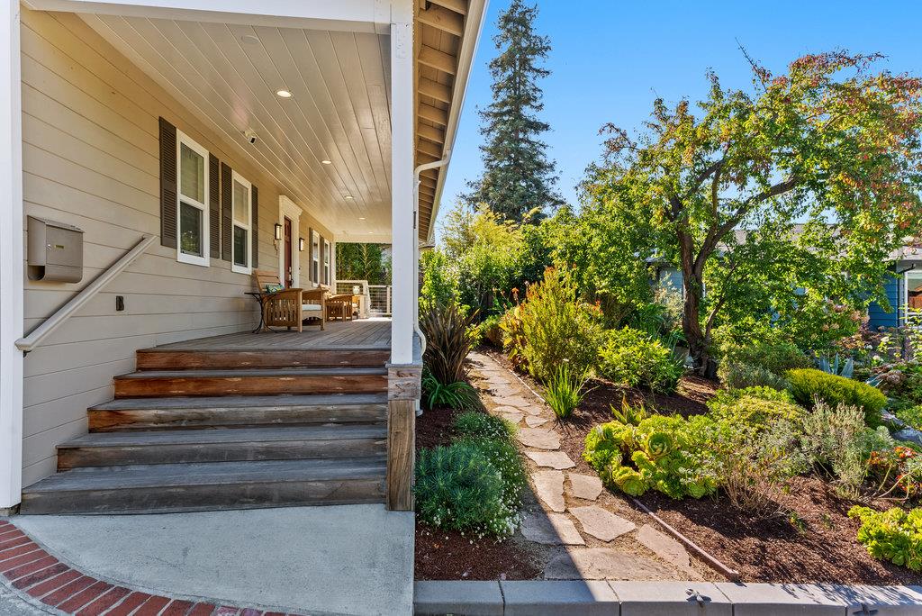 207 Harbor Drive