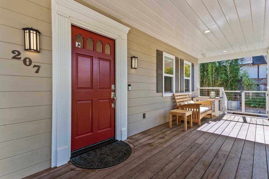 207 Harbor Drive