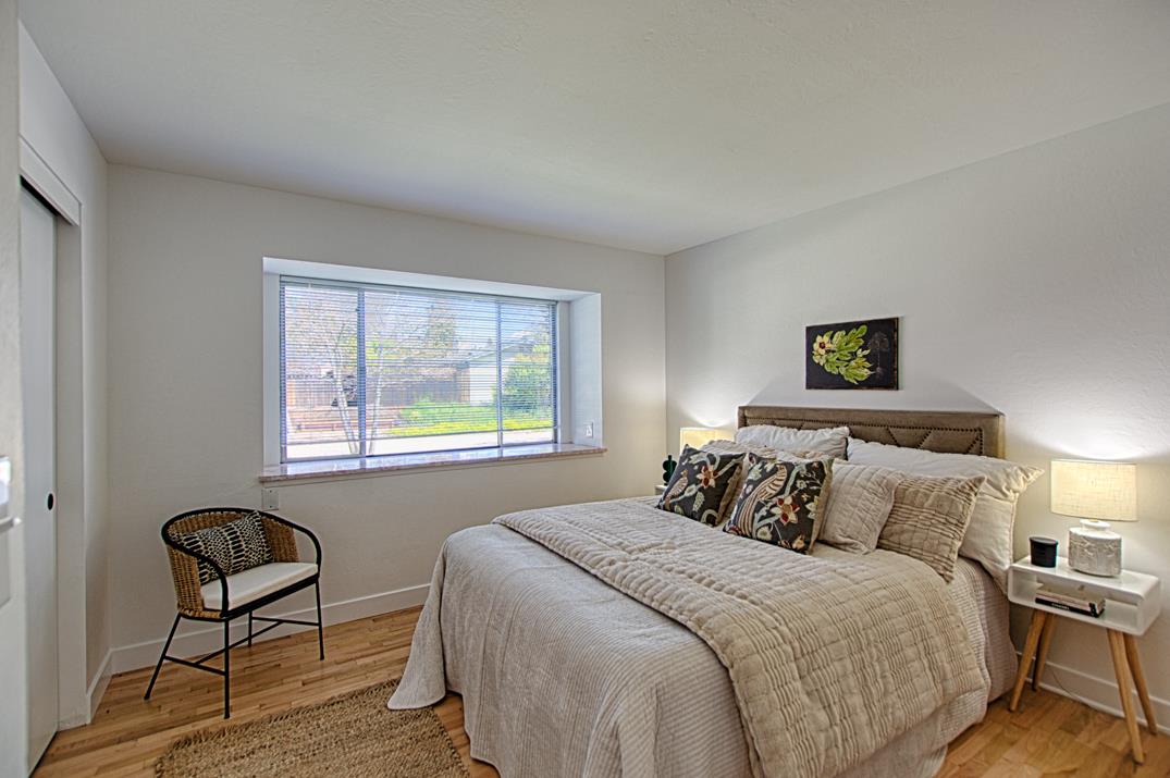 135 Hollywood Avenue