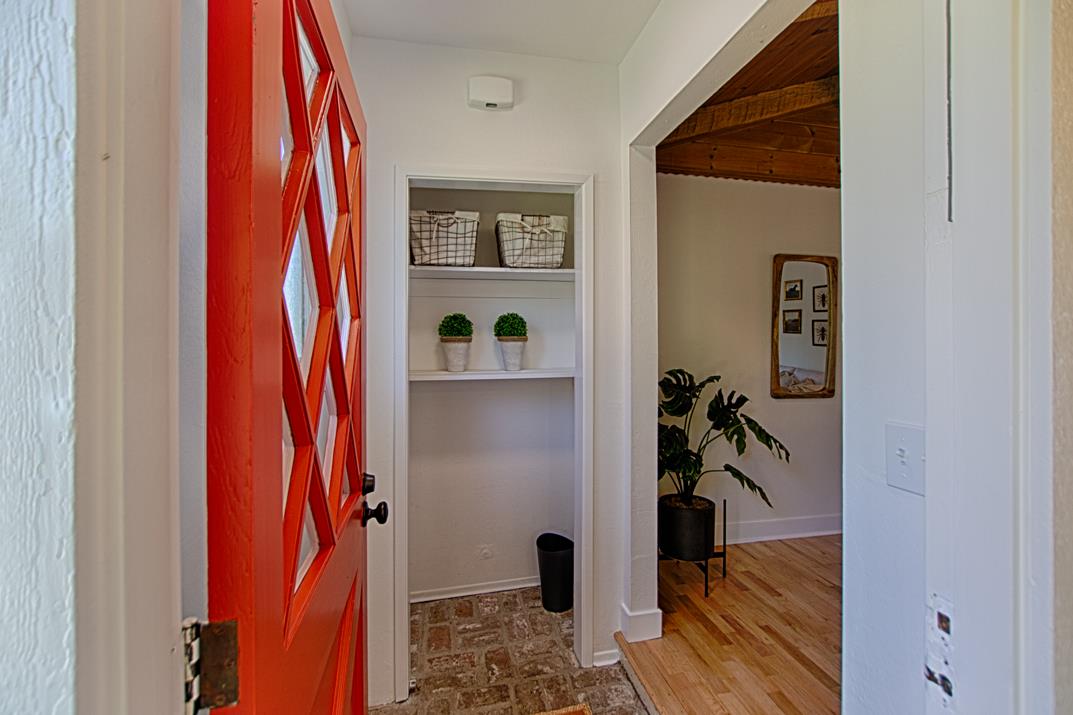 135 Hollywood Avenue