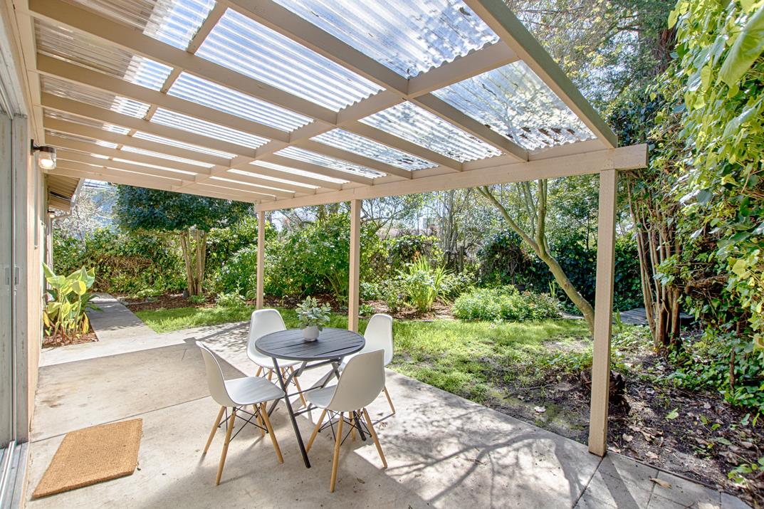 135 Hollywood Avenue