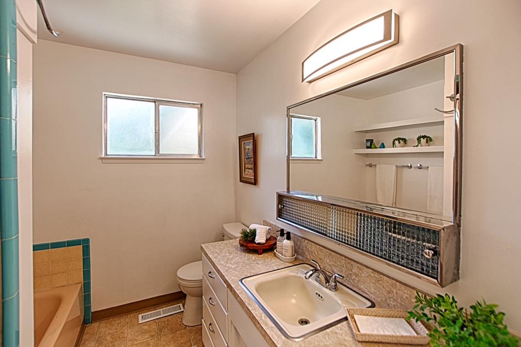 135 Hollywood Avenue