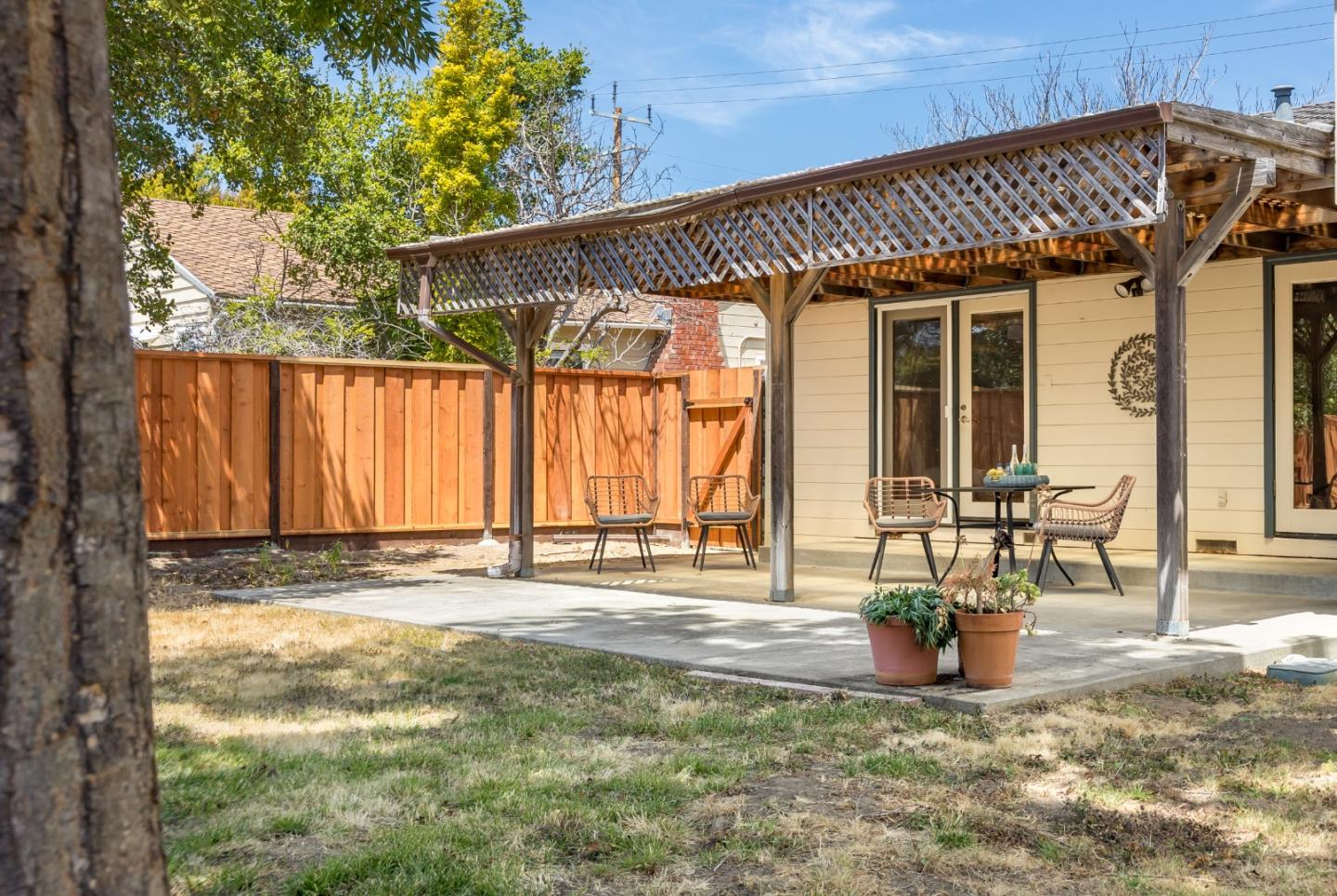 411 Alta Vista Dr