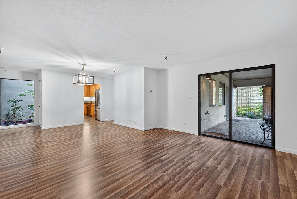 449 Alberto Way C139