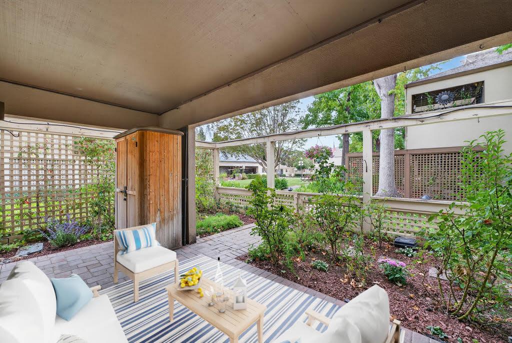 449 Alberto Way C139