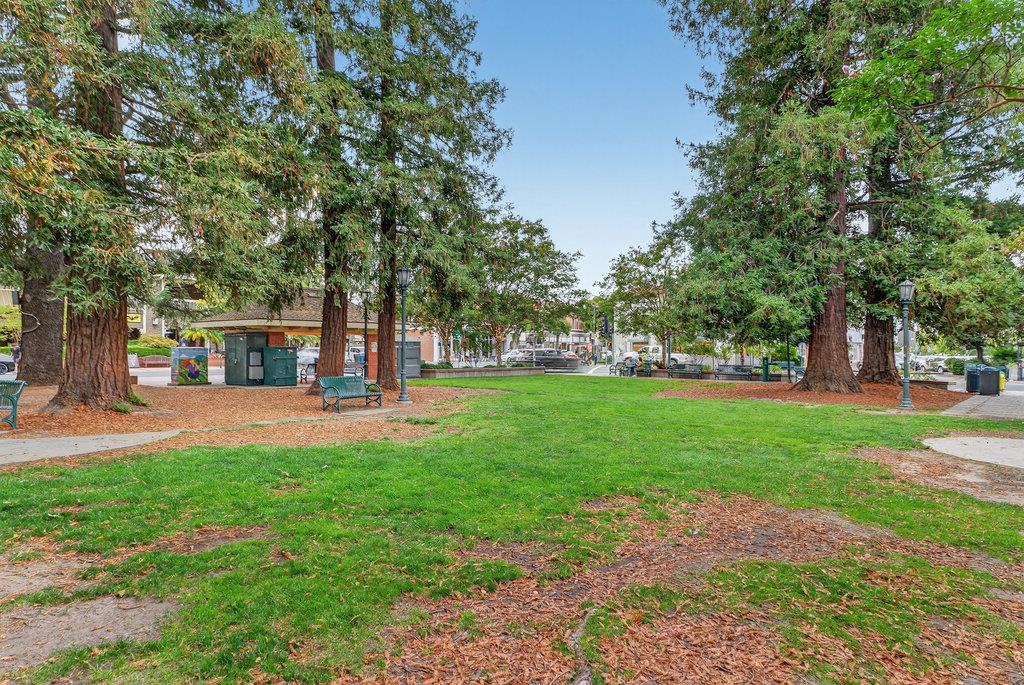 449 Alberto Way C139