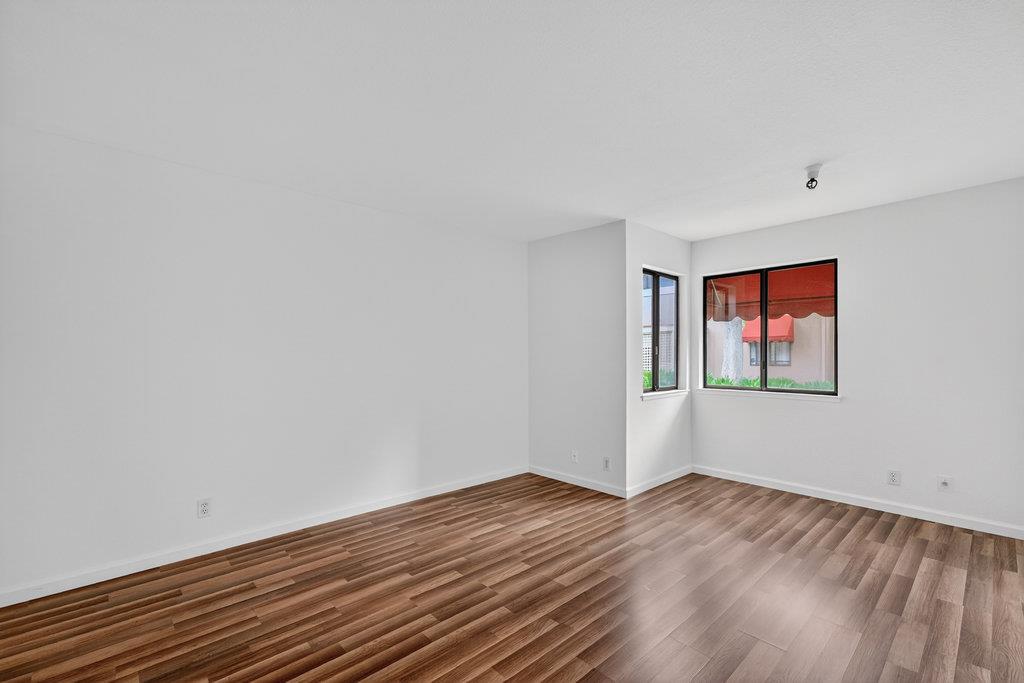 449 Alberto Way C139