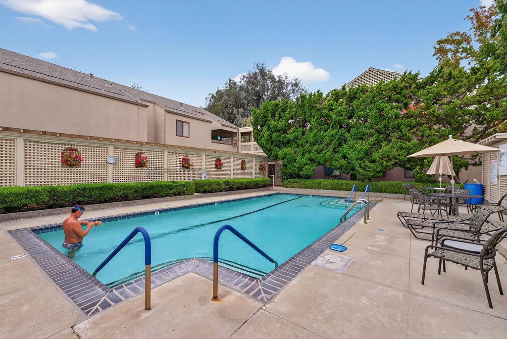 449 Alberto Way C139