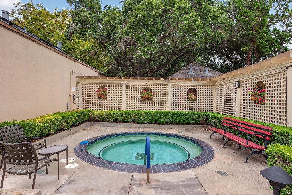 449 Alberto Way C139