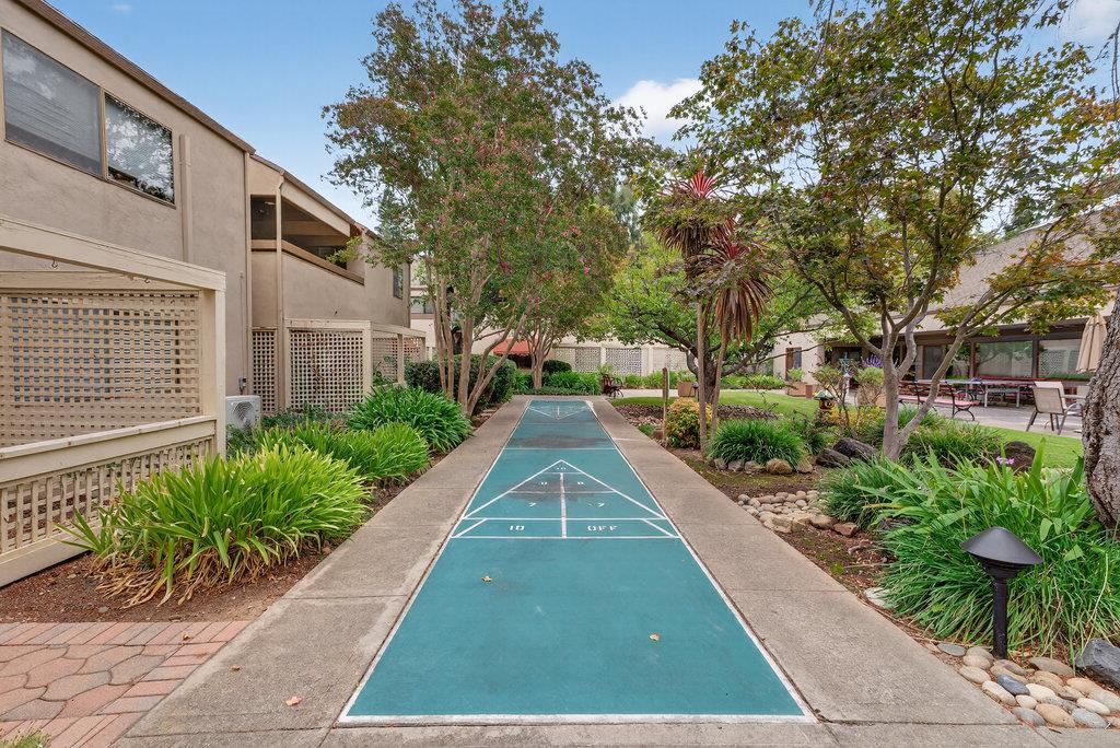 449 Alberto Way C139