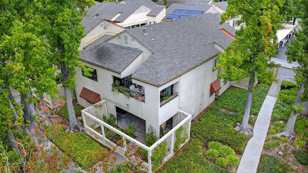 449 Alberto Way C139