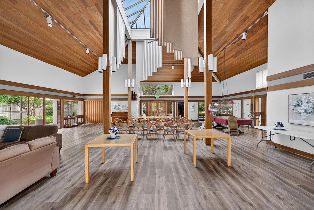 449 Alberto Way C139