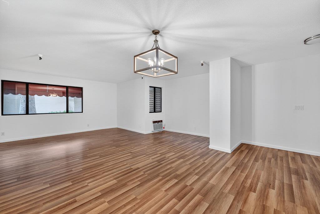 449 Alberto Way C139