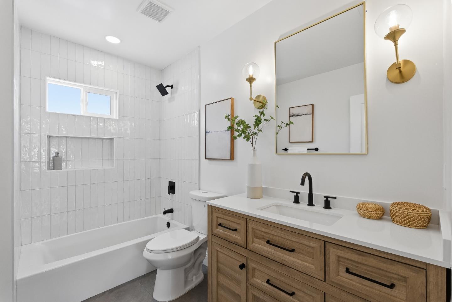 1414 Laurel