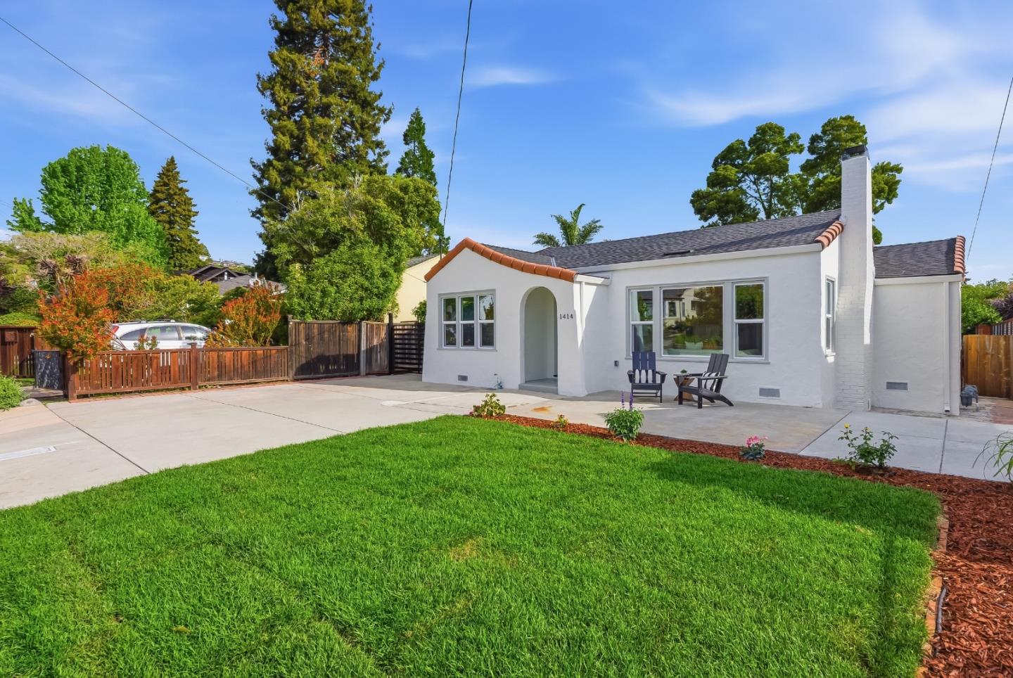 1414 Laurel