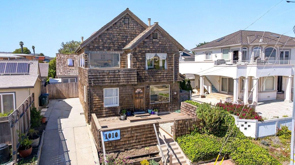1010 Pelton Avenue