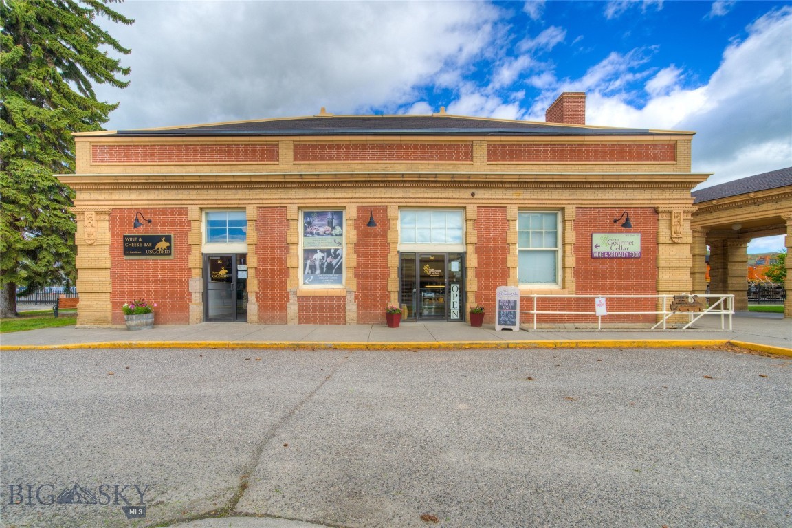 208 & 212 W Park Street