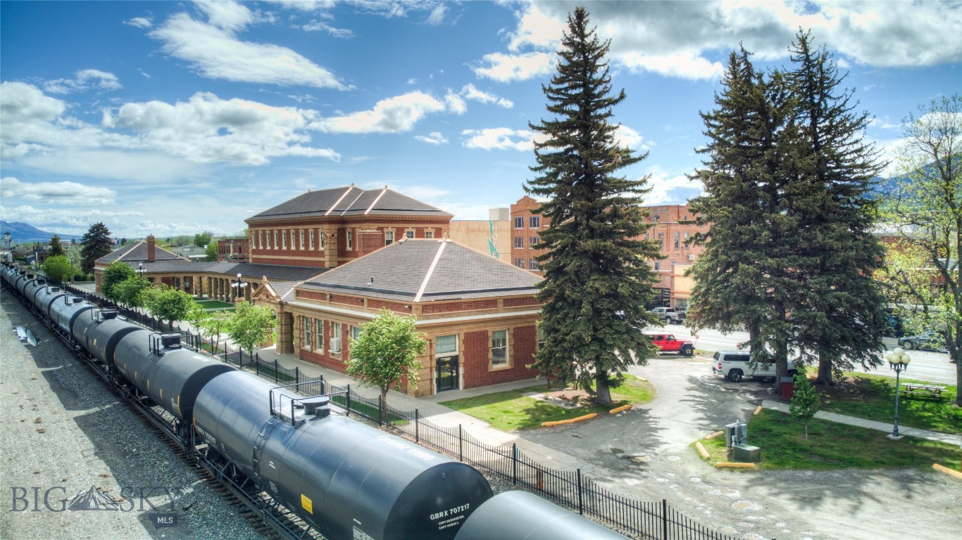 208 & 212 W Park Street