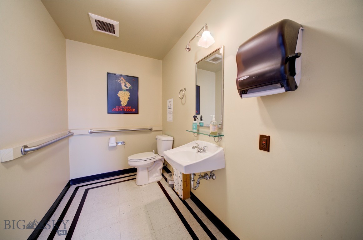 208 & 212 W Park Street