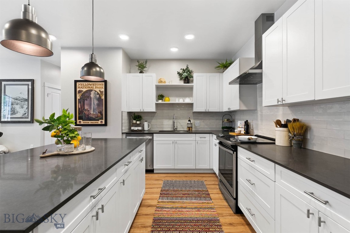 2221G Willow Drive 115