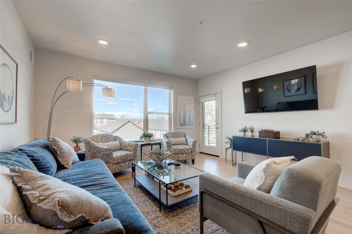 2222E Willow Drive 86