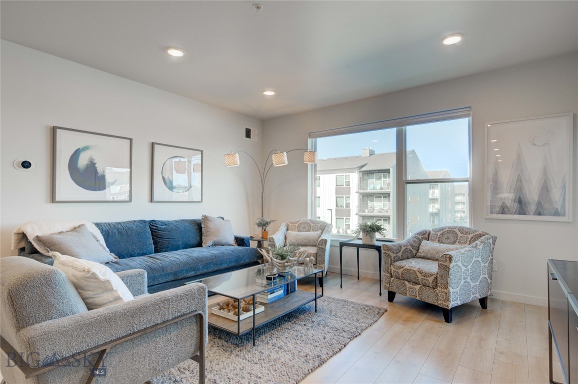 2222E Willow Drive 86