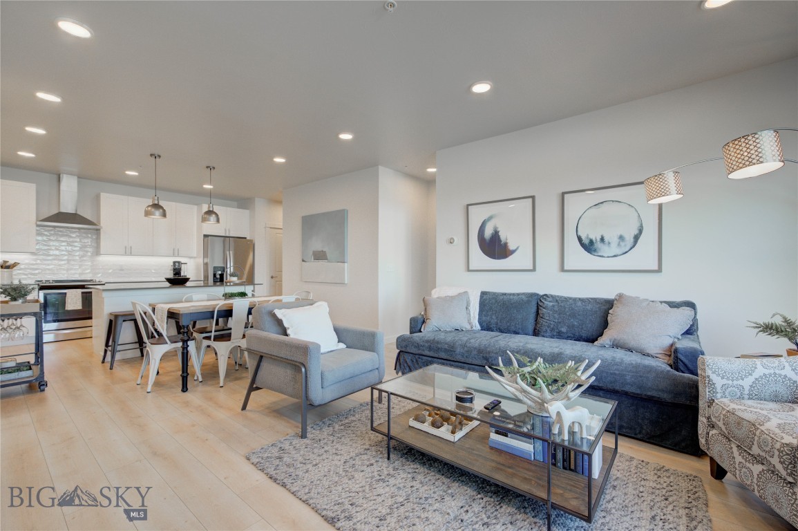 2222E Willow Drive 86