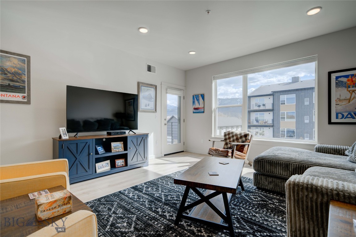 2221D Willow Drive 124