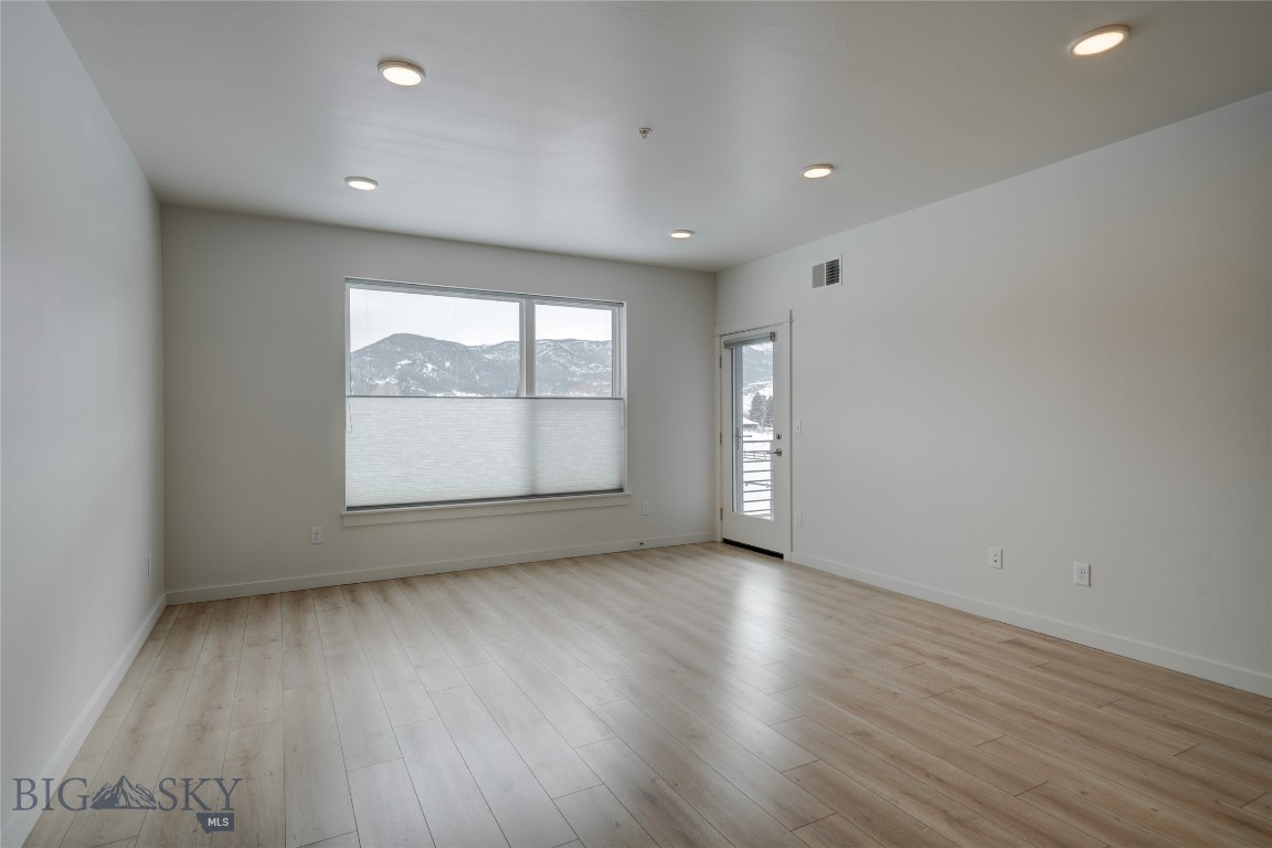 2222E Willow Drive 87